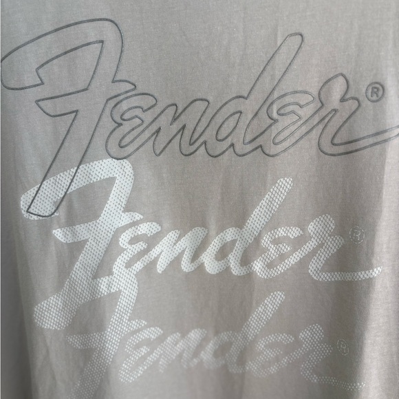 Fender Light Gray Short Sleeve Graphic Tee Size Medium - Picture 3 of 8